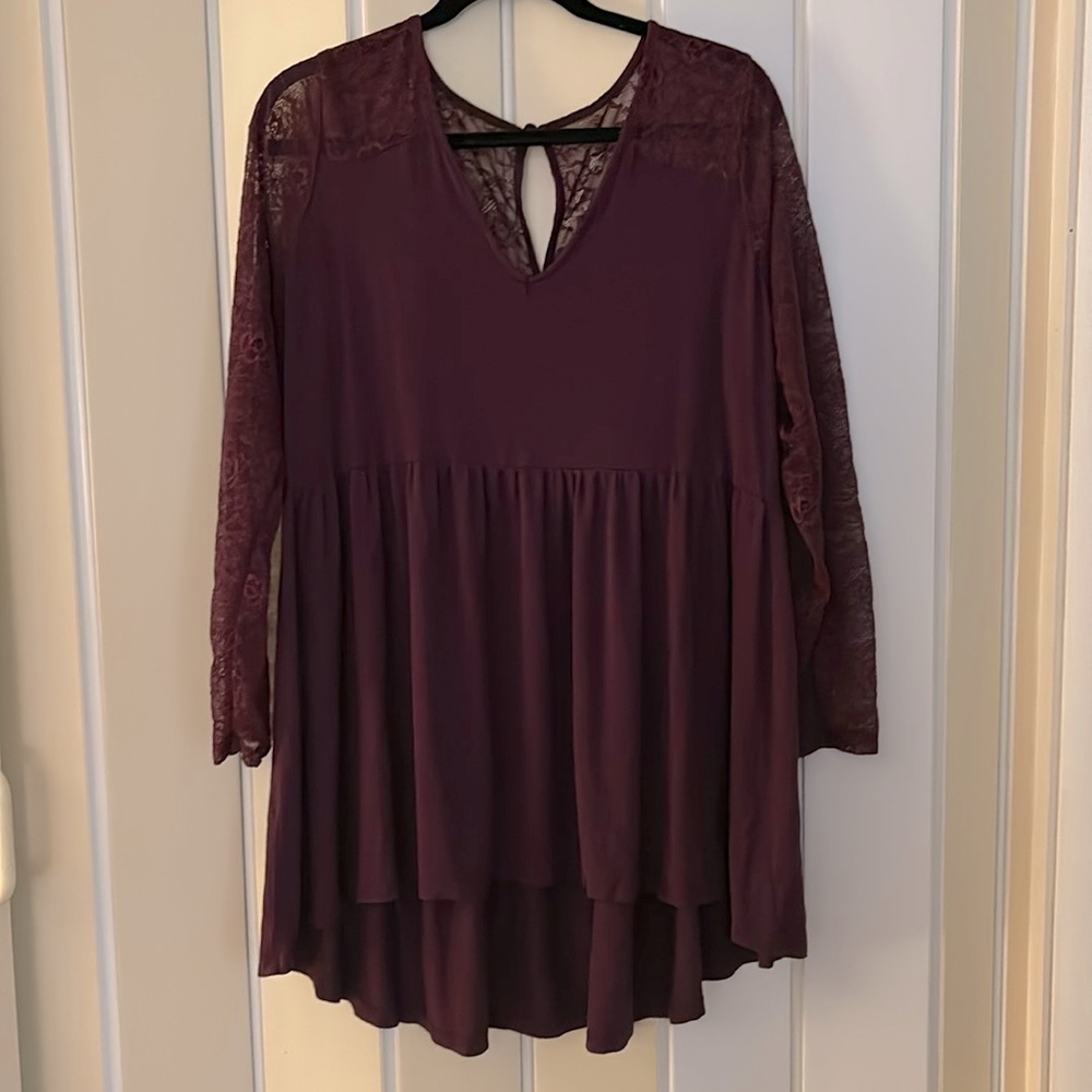 Torrid Lace Accent Peplum top Size 2